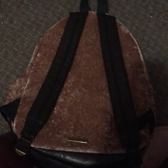 Cute rose gold backpack - Picture 2 of 3